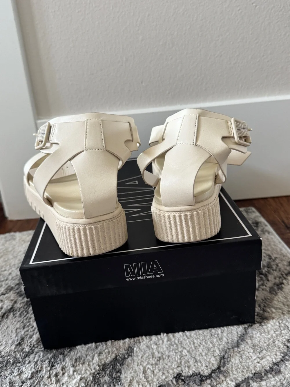 EUC MIA Women's Bone Platform Sandals - T-Strappy Buckle Design